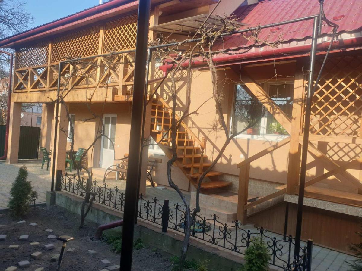 Садиба "У Юлії" Svalyava Εξωτερικό φωτογραφία